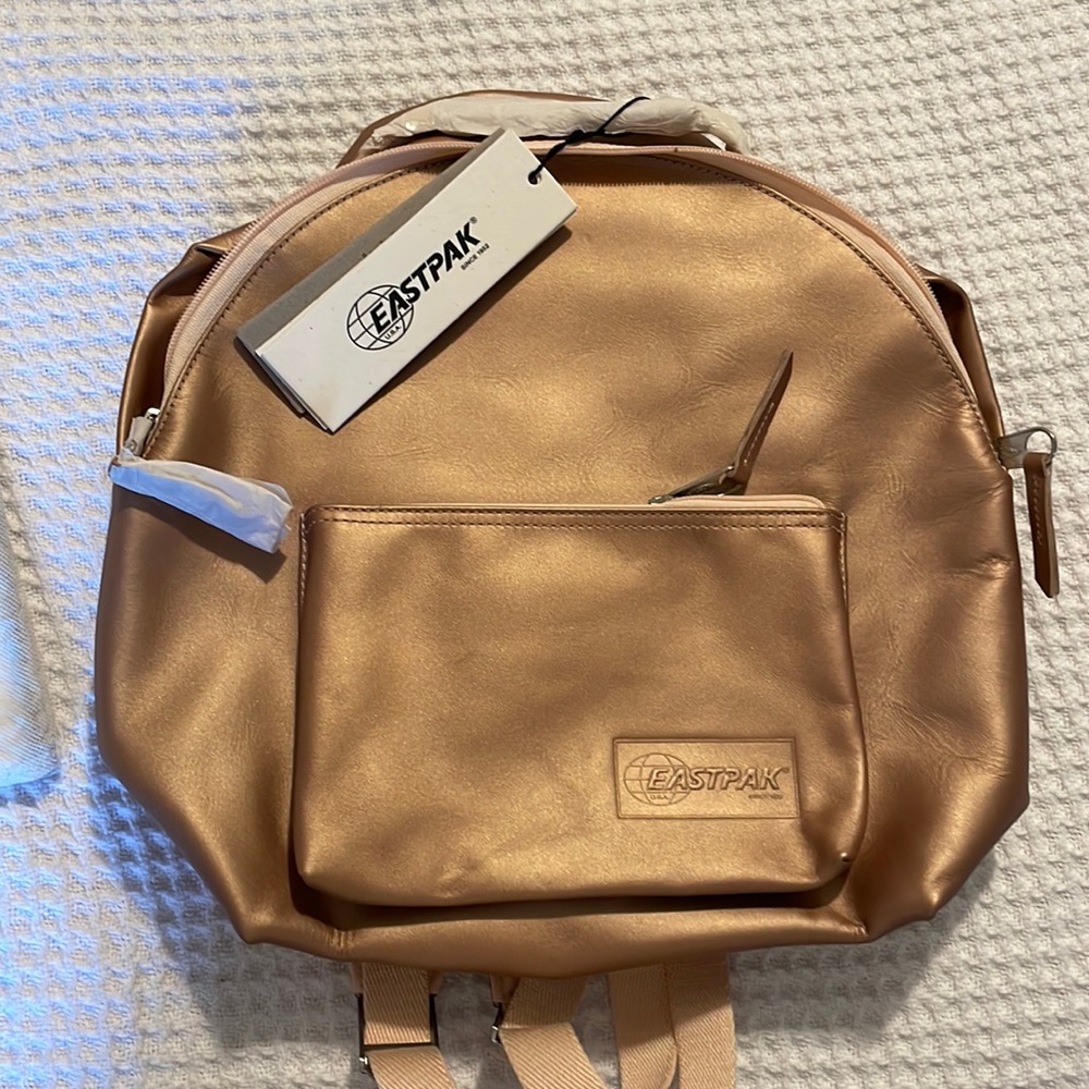 ROSEGOLD backpack! Eastpak - leather rose gold edition.